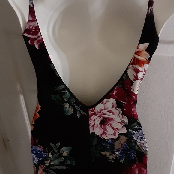 Black floral print backless dress - Picture 7 of 7